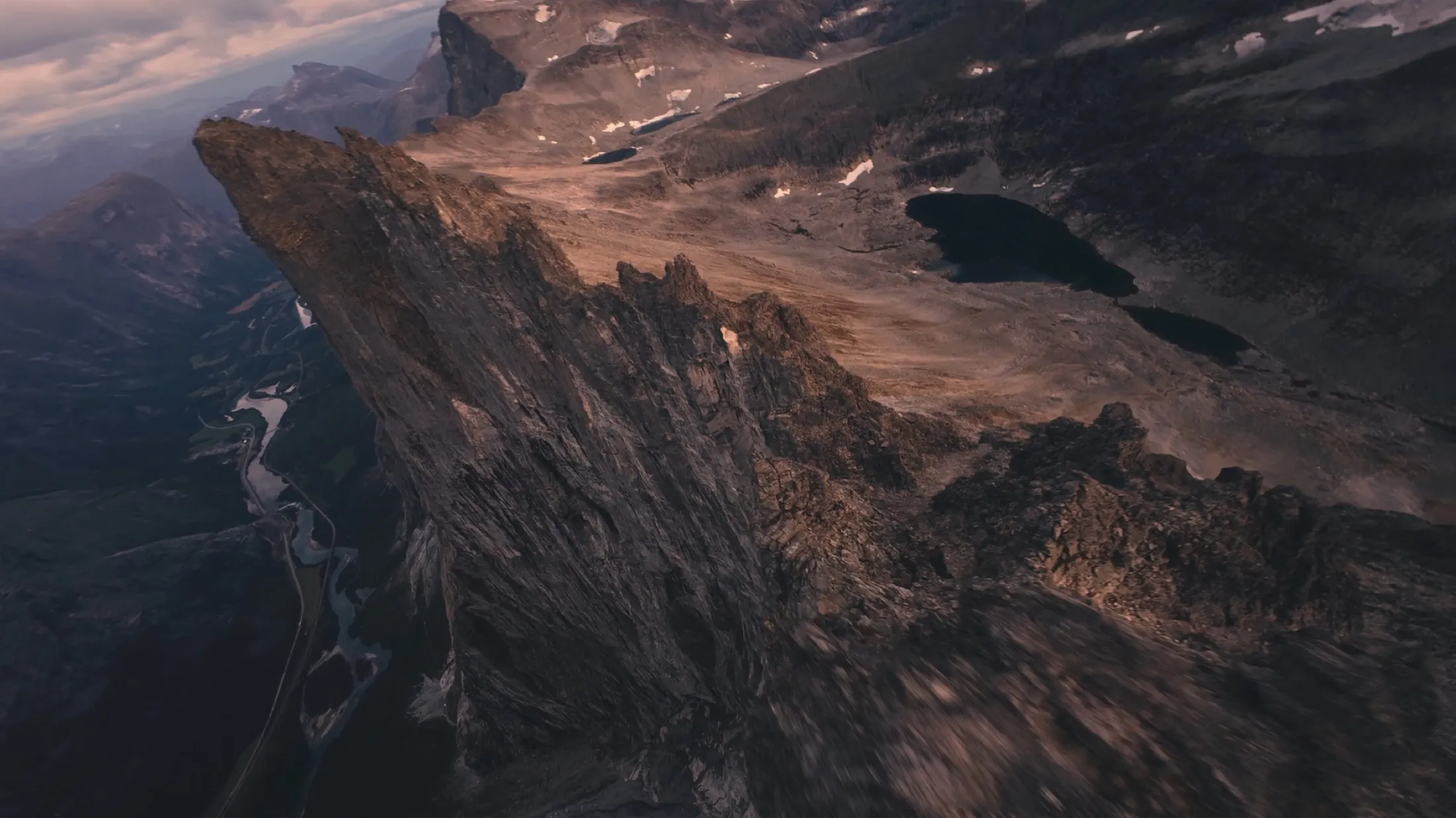 Dronefilming over norsk fjellandskap – Zm Media, Bergen